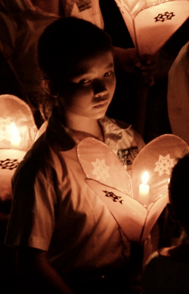 3 Nuit de la fête des Lumiéres dans les Temple et au bord du Mékong