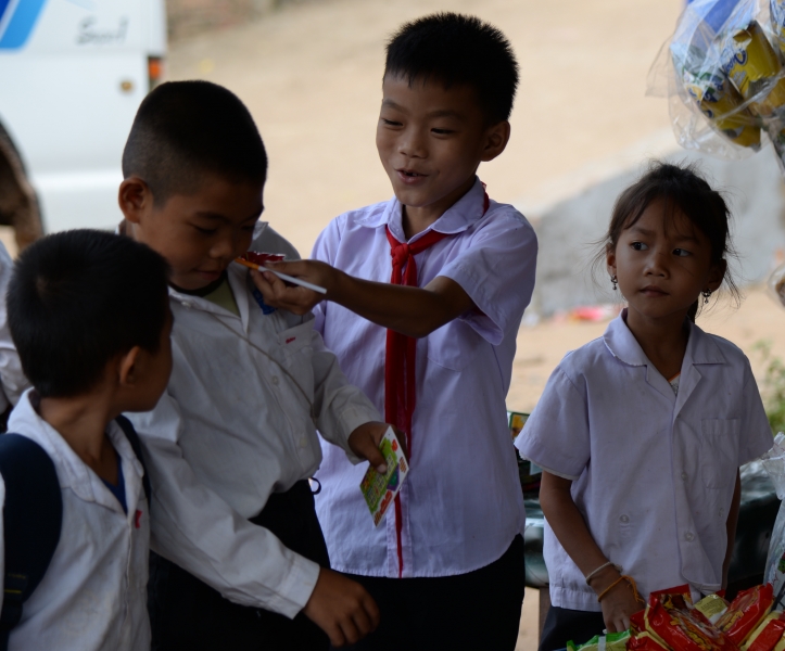 PAKSE, LUANG-PRABANG INSTANT DE VIE DES JEUNES LAO (15)
