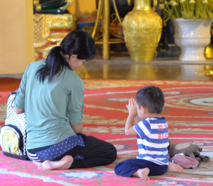 PAKSE, LUANG-PRABANG INSTANT DE VIE DES JEUNES LAO (2)