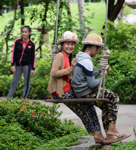 PAKSE, LUANG-PRABANG INSTANT DE VIE DES JEUNES LAO (4)