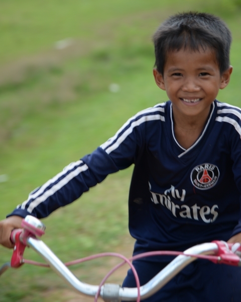 PAKSE, LUANG-PRABANG INSTANT DE VIE DES JEUNES LAO (10)