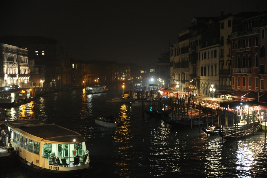 10 Le grand canal de la station Rialto