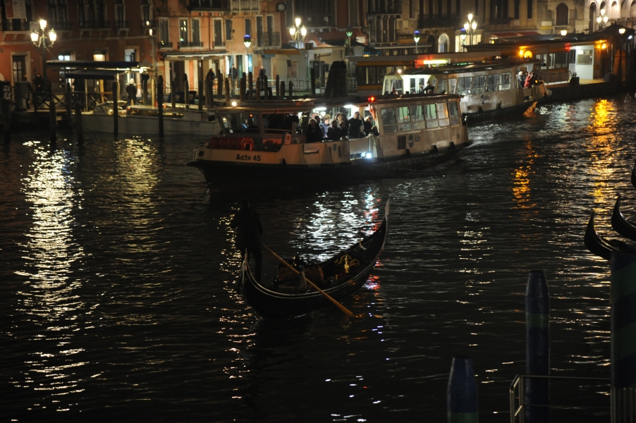 13 navigation de nuit, sur le grd Canal