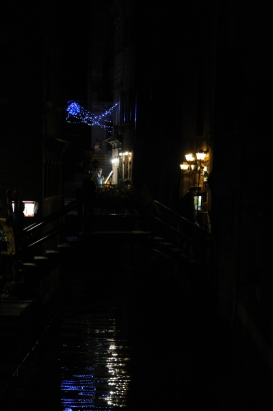 17 A Venise il faut parfois franchir un petit pont pour se restaurer